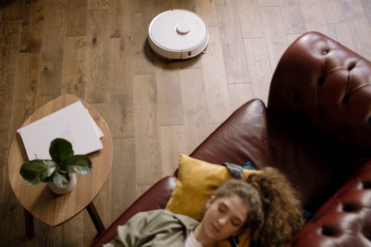 Roborock ou Roomba : quel aspirateur robot choisir