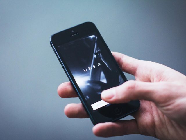 Uber ou Bolt : quel service VTC choisir ?